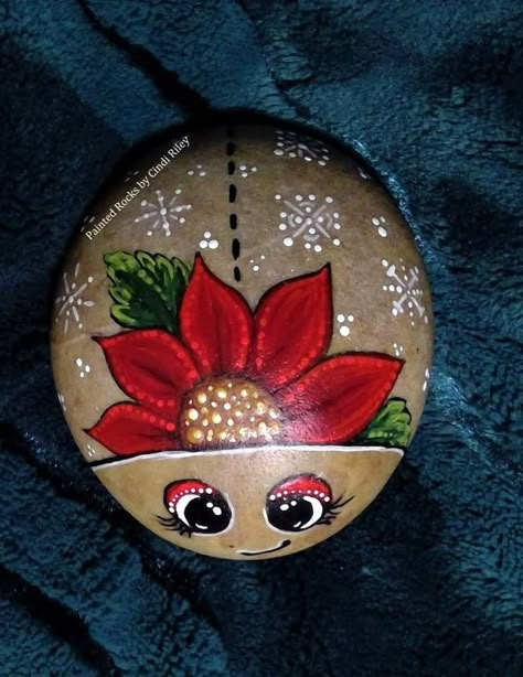 Santa Painted Rocks, Easy Stone Painting Ideas, Rock Bugs, Holiday Painted Rocks, Christmas Rock Art, Ladybug Christmas, Rock Painting Christmas, Christmas Stones, Christmas Painted Rocks