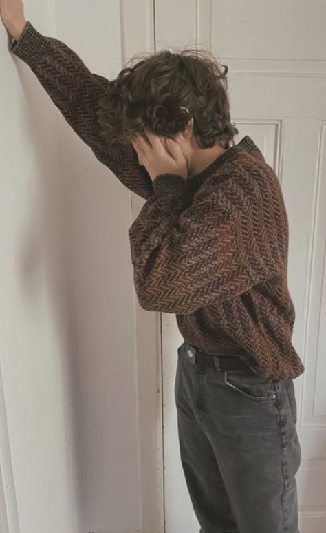 Autumn Cozy Aesthetic, Aesthetic Brunette, Boy Outfits Aesthetic, Brown Hair Boy, Academia Outfits, Estilo Indie, Cozy Aesthetic, Mens Outfit Inspiration, Take A Walk