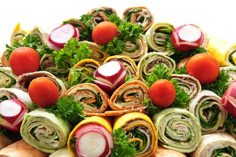 How to Make Wrap Sandwiches for Party Platters | eHow Party Sandwiches Recipes, How To Make Wraps, How To Make Pinwheels, Pinwheel Sandwiches, Rolled Sandwiches, Sandwich Platter, American Party, Gourmet Sandwiches, Sandwich Wraps