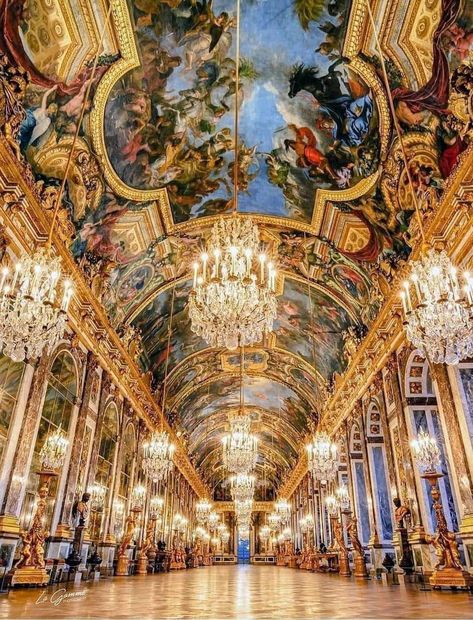 Versailles Palace Versailles Ville, Versailles Hall Of Mirrors, Hall Of Mirrors, Palace Of Versailles, Beautiful Architecture, Eiffel Tower Inside, Versailles, Paris France, Beautiful Pictures