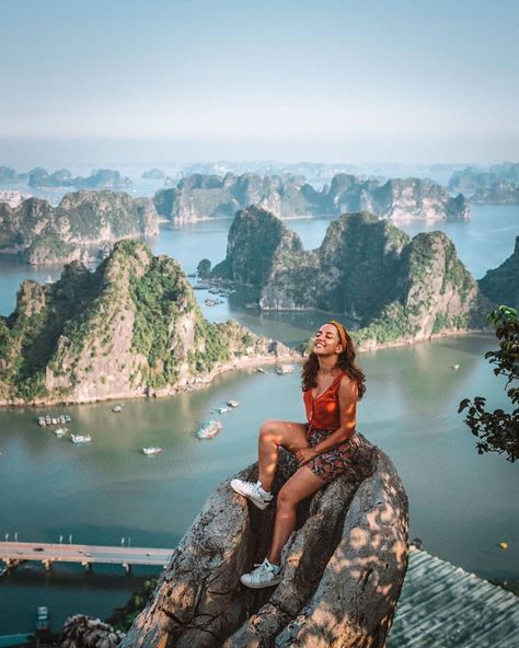 Seeking adventures in Vietnam �🌴🙌🏻 Would you go here? 👇🏼 - c Asian Destinations, Adventure Wallpaper, Vietnam Trip, Royal Costume, Halong Bay Vietnam, Magic Places, Vietnam Voyage, Ha Long Bay, Travel Destinations Asia