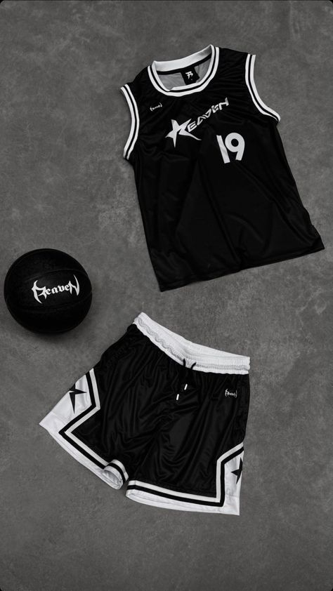 Jersey Outfits Men, Basketball Outfits, Baseball Jacket Outfit, Basketball Outfit, Tomboy Stil, Tank Top And Shorts, Hype Clothing, Trendy Boy Outfits, Teen Boy Outfits