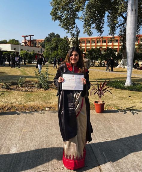 wore my grandmother’s grey & magenta saree on my convocation! couldn’t have asked for a better saree :) Graduation In Saree, Saree Graduation Look, Convocation Outfit Graduation Saree, Convocation Saree Ideas Graduation, Graduation Saree Ideas University, Graduation Saree Outfit Ideas, Convocation Sarees, Sarees For Graduation Day, Saree For Convocation