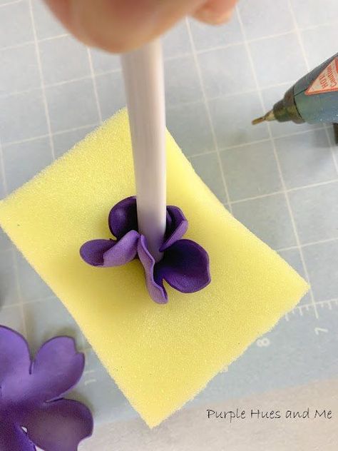 Styrofoam Flowers Diy, Foam Sheet Crafts For Adults, Eva Foam Flowers, Craft Paper Flowers, Sheet Flowers, Foam Diy, Flower Foam, Foam Paper, Foam Sheet Crafts