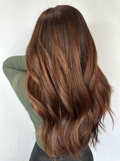 #hair #brunette #brownhair #glaze #hairstyle Brown Glaze Hair, Brown Hair Red Undertones, Undertones Hair, Glaze Hair, Rich Brown Hair, Hair Color Pictures, Wedding Hair Colors, Hair Color Chocolate, Hair Color Options