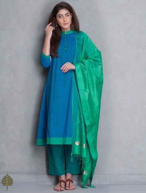 Kurtas For Women, Kurta Patterns, Desi Wear, Long Kurti Designs, Desi Fashion Casual, Indian Couture, Desi Fashion, Indian Ethnic Wear, Kurta Designs