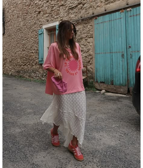 Midi Skirt Outfit Aesthetic, Adidas Women Outfit, Og Samba, Adidas Originals Outfit, Samba Adidas Outfit, Samba Outfit Ideas, Adidas Superstar Outfit, Superstar Outfit, Casual Chique Stijl