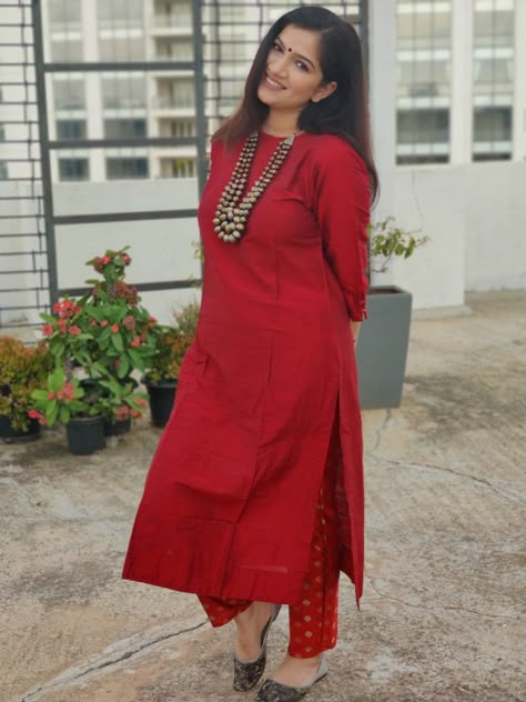 Mix Match Kurti Designs, Gen Z Fashion Trends Street Styles, Red Churidar Designs, A Line Kurti Designs Latest Cotton, Kurthis Models Latest, Plan Kurti, Red Kurti Design, Red Kurta Set, Red Kurti