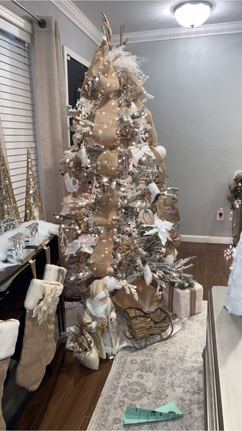 White Gold And Burlap Christmas Tree, White And Tan Christmas Decor, Nude Christmas Tree Decor, Burlap Tree Decorations, White And Brown Christmas Decor, White And Cream Christmas Tree, Brown And White Christmas Decor, White And Burlap Christmas Tree, Nude Christmas Tree