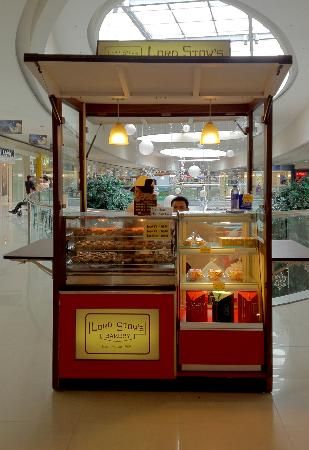 The Lord Stowe's Kiosk at Mall of Asia Bakery Kiosk, Cake Shop Design, Food Court Design, Juice Bar Design, Bike Food, Mall Of Asia, Catering Food Displays, Mall Kiosk, Bakery Interior