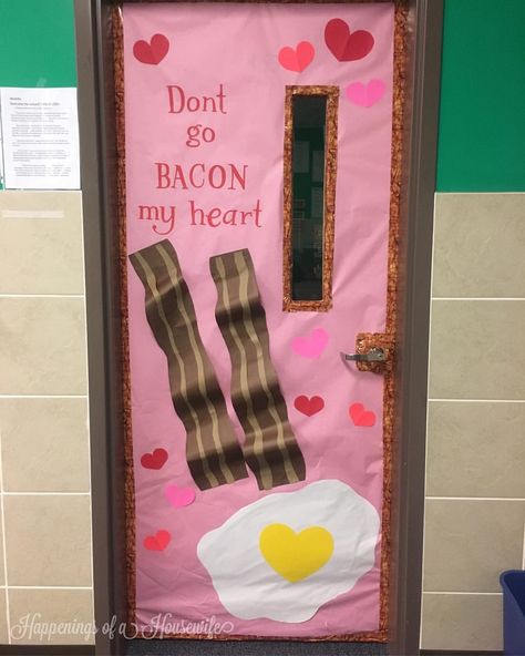 See this Instagram photo by @happenings_of_a_housewife. Don't go BACON my heart classroom door Valentines Classroom Door, Cafeteria Bulletin Boards, Preschool Door, Valentine Bulletin Boards, Valentines Day Bulletin Board, School Door Decorations, Classroom Valentines, Preschool Bulletin, Preschool Bulletin Boards