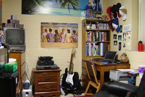 All sizes | Dorm Room 06 | Flickr - Photo Sharing! 80s Inspired Room, Maximalism Room, 90s Room, My Dorm Room, 80s Room, Messy Room, Pinterest Room Decor, Room Goals, Room Inspiration Bedroom