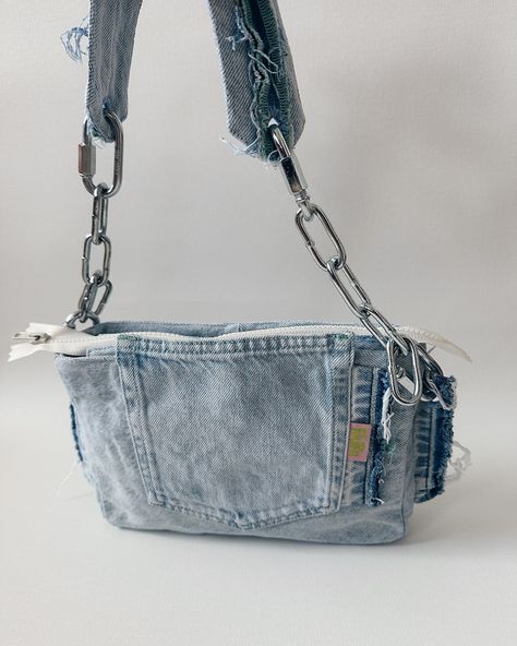 BAG No. 1 baby blue denim with jeans pocket 🩵 Nearly forgot about this one 😅 #upcycled#upcyclingbag#jeans#babyblue#chain#handbag#handmade Upcycled Denim Bag, Upcycle Clothes Ideas, Upcycle Jeans Bag, Upcycle Denim Jeans, Jeans Bags Ideas, Denim Bags From Jeans, Diy Jean Bag, Upcycling Jeans, Upcycling Art