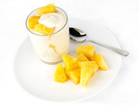 Pineapple Yogurt, Mousse Dessert, Pineapple Recipes, Fruits Images, Cooking Homemade, Natural Yogurt, Carrot Salad, Homemade Yogurt, Yogurt Recipes