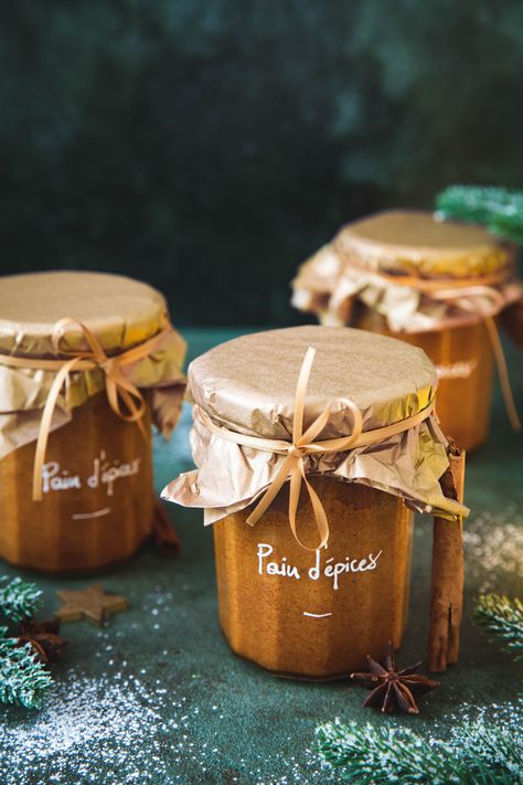 Pots de pain d'épices à offrir - DIY cadeau de Noël gourmand - photography Cadeau Noel Diy, Christmas Food Gifts, Instagram 2023, Noel Diy, Christmas Mood, Mug Cake, Food Gifts, Merry Xmas, Diy Food