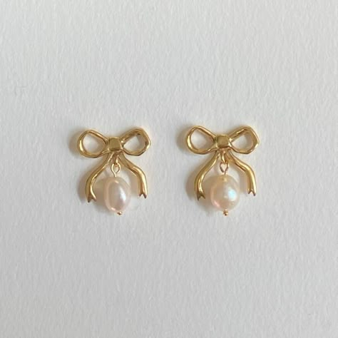 Earrings With Pearls, Wire Jewellery, Preppy Jewelry, Smink Inspiration, Jewelry Accessories Ideas, Dope Jewelry, Jewelry Essentials, Classy Jewelry, Fesyen Hijab