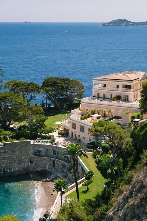 Hotel du Cap Estel, Eze — VIA TOLILA Cote De Azure, Hotel Du Cap, Luxury Mediterranean Homes, Luxury Resort Hotels, Greece Villa, Tuscany Landscape, Hotel Lobbies, Hotel Exterior, Houses In France