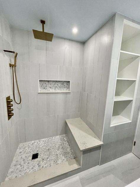 Gray And White Shower Tile Ideas, 6x10 Bathroom Layout, Bathroom Renovation Shower, Bathroom Remodel Plans, Arsitektur Kolonial, Restroom Remodel, Toilet And Bathroom Design, Shower Renovation, Full Bathroom Remodel