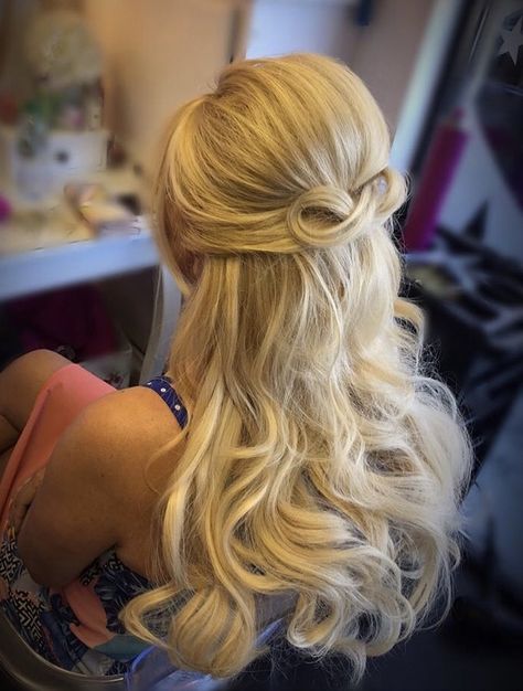 #spblobar #hairstylistliverpool #ponyclub #ghdhair #bohovibes #updo #blowbar #blowdry #ghdwaves #curlyblow #hairstyles #wanding #wandedhair #waves #braids #braidstyles #plaits #boho #bohohair #messyhair #messyhairstyles #hairideas #hairfashion #hairgoals #weddinghair #hairinspo #loreal #sundayfunday Dry Bar Hair, Ball Hair, Wedding Hair Half, Ghd Hair, Blow Dry Bar, Ball Hairstyles, Dry Bar, Formal Hairstyles, Boho Hairstyles