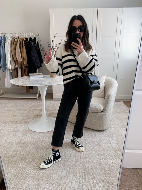 35 Ways to Style Converse High Top Sneakers - Crystalin Marie Hi Top Converse Outfit, Ways To Style Converse, Styling Converse High Tops, Black High Top Converse Outfits, Black Hi Top Converse, High Top Converse Outfit, Converse Outfit Fall, Chucks Outfit, High Top Sneakers Outfit