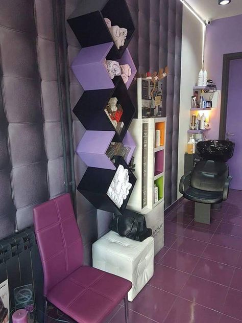 Makeup Academy Interior, Salon Studio Suite Interior Design, Parlor Design, Nail Technician Room, Salon Suite Decor, Parlour Design, Beauty Room Salon, Beauty Salon Furniture, Hair Salon Interior