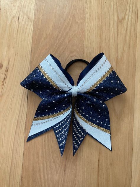 Competition Bows Cheer, Cheer Bows Ideas, Competition Cheer Bows, Sparkly Cheer Bows, Bling Cheer Bows, Cheerleading Picture Poses, Cute Cheer Bows, Black Cheerleaders, Competition Bows