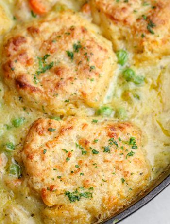 Cheesy Corn Fritters - Bad Batch Baking - Restaurant Copycat Recipes & Family Favorites Biscuit Pot Pie, Biscuit Chicken Pot Pie, Red Lobster Cheddar Bay Biscuits, Comforting Food, Best Chicken Pot Pie, Batch Baking, Restaurant Copycat Recipes, Pot Pie Casserole, Chicken Pot Pie Filling