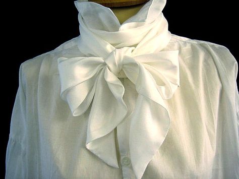 Regency Men, Tie Outfit, Mens Neckwear, White Bow Tie, Regency Dress, Regency Fashion, Silk Bow Ties, Neck Bow, Silk Bow