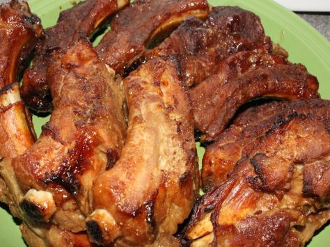 Dry Garlic Ribs-Canadian Chinese Style:  This is the recipe for the true Canadian-Chinese type of ribs very popular around Ontario, Canada.  These are very sweet, sticky and delicious! You can use babyback pork ribs, country style pork ribs. Garlic Ribs Recipe, Garlic Ribs, Canadian Style, Country Style Pork Ribs, Mapo Tofu, Pork Rib Recipes, Ribs Recipe, Canadian Food, Spare Ribs