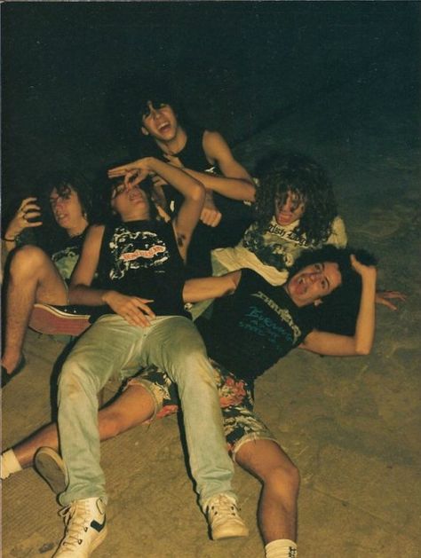 Band Poses, Chuck Schuldiner, 80s Heavy Metal, Acid Bath, Metal Heads, Punk Tee, Awkward Family Photos, Underground Music, Hardcore Punk