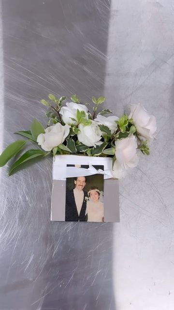 Boutineer In Pocket, Wedding Boutineers Pocket, Pocket Card Boutineer, Pocket Bouts, How To Make A Pocket Boutonniere, Groom Pocket Flowers, Pocket Flowers Groom, White Pocket Boutonniere, Pocket Boutineer