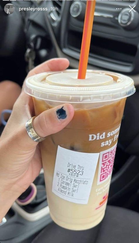 Dunkin Donuts Drinks, Dunkin Donuts Iced Coffee Recipe, Best Dunkin Donuts Drinks, Dunkin Donuts Coffee Drinks, Duncan Donuts, Dunkin Drinks, Dunkin Iced Coffee, Dunkin Donuts Iced Coffee, Healthy Starbucks Drinks