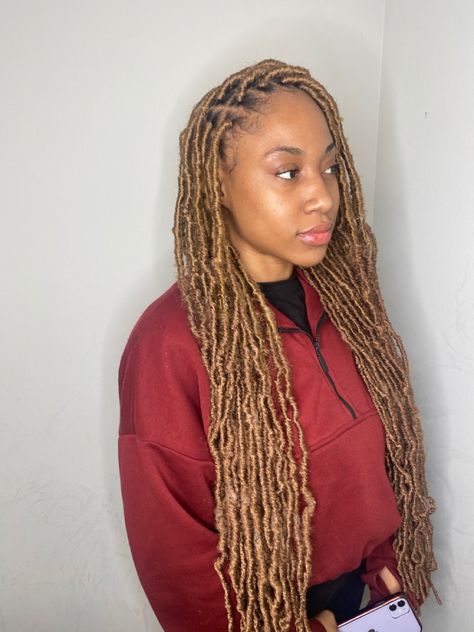 Butterfly Locs 27 Color, Color 27 Faux Locs, Soft Locs 27 Color, Soft Loc Colors, Color 27 Soft Locs, Honey Brown Faux Locs, Different Color Soft Locs, Honey Brown Soft Locs, Soft Locks With Color