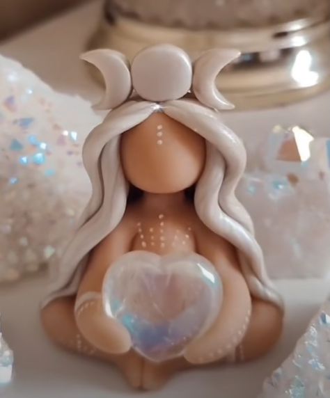 Clay Goddess Tutorial, Air Dry Clay Goddess Diy, Diy Witchy Clay Crafts, Spiritual Clay Ideas, Goddess Clay Sculpture, Polymer Clay Goddess Tutorial, Clay Goddess Diy, Witchy Clay Crafts Diy, Air Dry Clay Crystal Holder