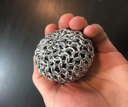 Diy Sensory Toys, Chainmail Patterns, Chainmaille Tutorial, Pop Tab Crafts, Diy Wire Jewelry Rings, Soda Can Crafts, Upcycle Crafts Diy, Pop Tabs, Chainmail Jewelry