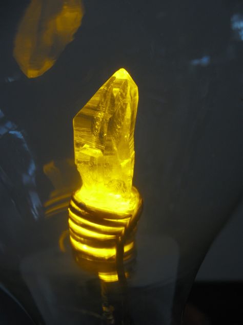 Glowing Crystal Nightlight Glowing Crystal, Diy Glow, Magic Props, Lantern Ideas, Yellow Art, Yellow Light, Twinkle Lights, Crafty Diy, Diy Lighting