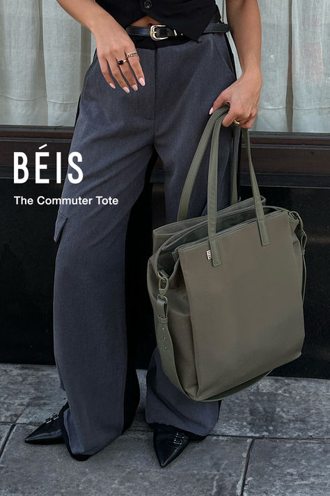 Beis Commuter Tote, Work Bag Essentials, Bags For Work, Aesthetic Tote Bag, Travel Necessities, Tote Outfit, Commuter Bag, Work Tote, Bag Essentials