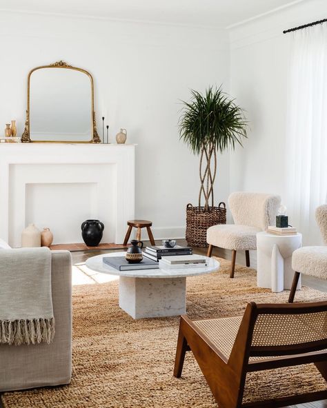 Julianne Alexandra on Instagram: “My favorite shot of my Miami MiMo project living room captured by @jeannnes 🤍 #juliannealexandra” Zara Home Armchair, West Elm Dining Table, Living Room And Dining Room Decor, Dining Room Renovation, Hippie Stil, Miami Houses, Living Room And Dining Room, Neutral Living Room, Lounge Design