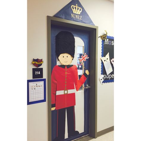 London themed classroom door decor London Classroom Theme, Europe Classroom Theme, England Classroom Decoration, Classroom Door Ideas, Year 1 Classroom, Classroom Door Decor, Door Diy Projects, Diy Interior Doors, English Classroom Decor