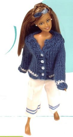 le crochet des8jika: Barbie s'habille décontractée Habit Barbie, Tricot Baby, Barbie Knitting Patterns, Jogging Outfit, Barbie Dresses, Navy Cardigan, Le Crochet, Round Neck Sweaters, Barbie And Ken