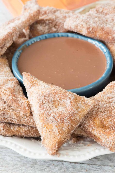 Churro Chips, Easy Churros, Easy Churros Recipe, Traditional Spanish Recipes, Naan Flatbread, Churros Recipe, Dipped In Chocolate, Crescent Roll Recipes, Mexican Dessert