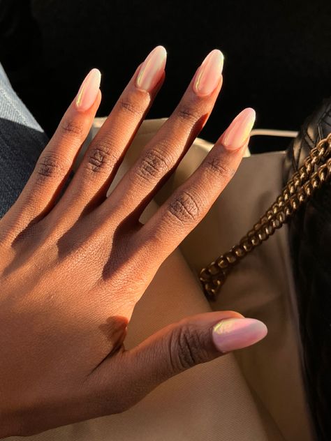 nail inspo , chrome nails , pink chrome , clean girl , gold chain , black bag , nails on black women , work nails , nude nails , neutral nails Chrome Nails On Black Women, Clean Girl Nails Black Women, Chrome Nails On Dark Skin, Chrome Nails Dark, Nude Chrome Nails, Chrome Nails Pink, Nail Inspo Chrome, Nails Pink Chrome, Nails On Dark Skin