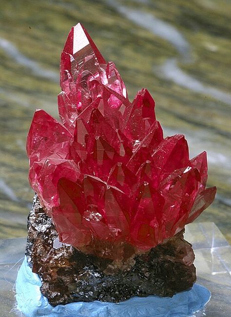 Red Crystal Quartz Minerals Crystals Rocks, Crystal Aesthetic, Pretty Rocks, Beautiful Rocks, Mineral Stone, Minerals And Gemstones, Rocks And Gems, Gems And Minerals, Stone Rocks