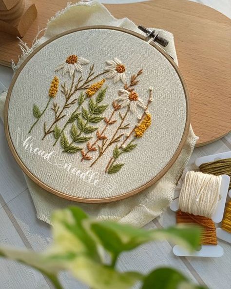 embroidery art by Basila on Instagram: "Double tap ❤️ if you like it ! Don't forget to visit @threadandneeedle for more inspiration , video tutorials, helpful tips & tricks 🥰 👉Do you want to learn embroidery? Check out the link in my profile to get free embroidery tutorials on YOUTUBE Mini hoops from @threadshop.in #handmade #embroideryinstaguild #dmcembroidery #sewing #embroideryart #embroideryhoop #embroidered #embroideryartist #embroideryartwork #embroidery #britishstitchers #embroiderywor Embroidery Workshop, Embroidery Videos, Learn Embroidery, Modern Embroidery, Hand Embroidery Stitches, Free Embroidery, Embroidery Tutorials, Embroidery Hoop, Embroidery Art