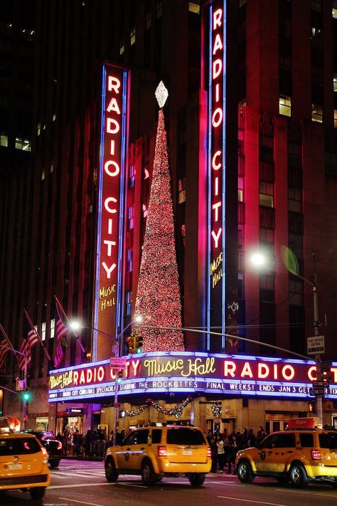 Christmas In New York Aesthetic, New York Guide, New York Noel, Christmas In New York City, New York Christmas Aesthetic, Shopping In New York, New York View, New York Trip, New York City Christmas