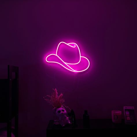 Dark Vintage Bedroom, Bedroom Layout Design, Pink Neon Sign, Vintage Bedroom Decor, Cowgirl Gifts, Bedroom Minimalist, Dark Vintage, Texas Art, Led Decor