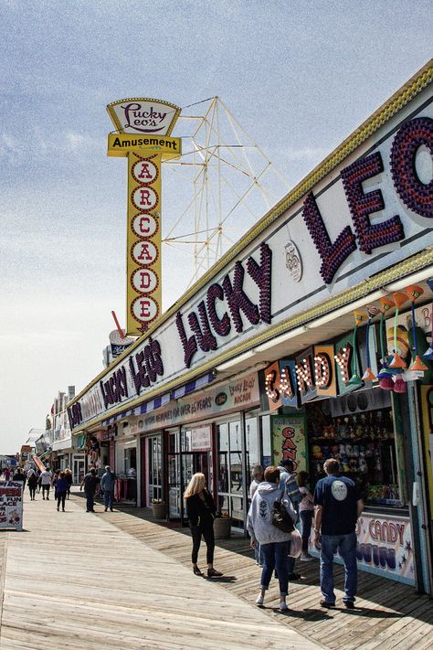 lucky leo’s (jersey shore) New Jersey Seaside Heights, New Jersey Boardwalk Aesthetic, Wildwood New Jersey Beach, Seaside New Jersey, New Jersey Shore Aesthetic, Jenkinsons Boardwalk, Cousins Beach Aesthetic, Jersey Shore Boardwalk, Boardwalk Aesthetic