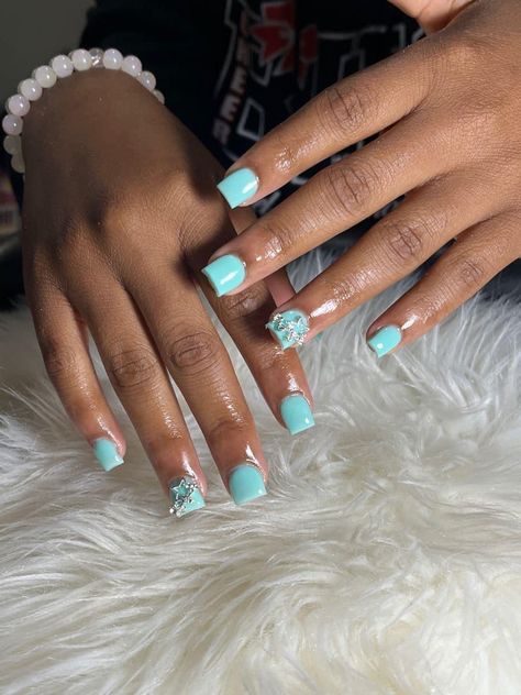 Short Acrylic Nails Teal Green, Teal Nail Inspo Short, Torquise Nails Acrylic Short, Teal Nails Short Square, Short Zodiac Nails, Tiffany Blue Nails Short, Cute Teal Nail Ideas, Cute Nails Teal, Nails Short Black Women