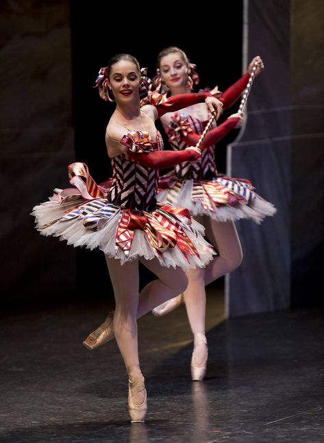 The Australian Ballet's Eloise Fryer and Imogen Chapman in 'The Nutcracker' - Photography Lynette Wills Nutcracker Ballet Costumes, Tari Balet, Nutcracker Costumes, Ballet Russe, Australian Ballet, Tutu Ballet, Christmas Bodysuit, Ballet Inspiration, Ballet Clothes