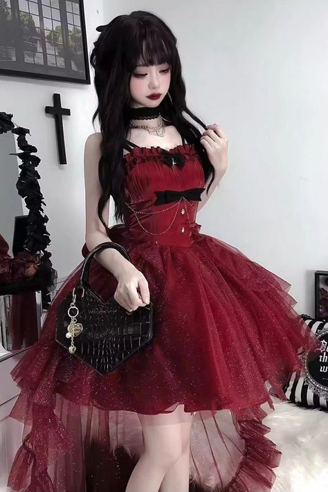 Aesthetic Princess Dress, Princess Dress Red, Red Princess Dress, Aesthetic Princess, Red Princess, Tail Dress, Layered Tulle Skirt, Light Dress, Dark Gothic